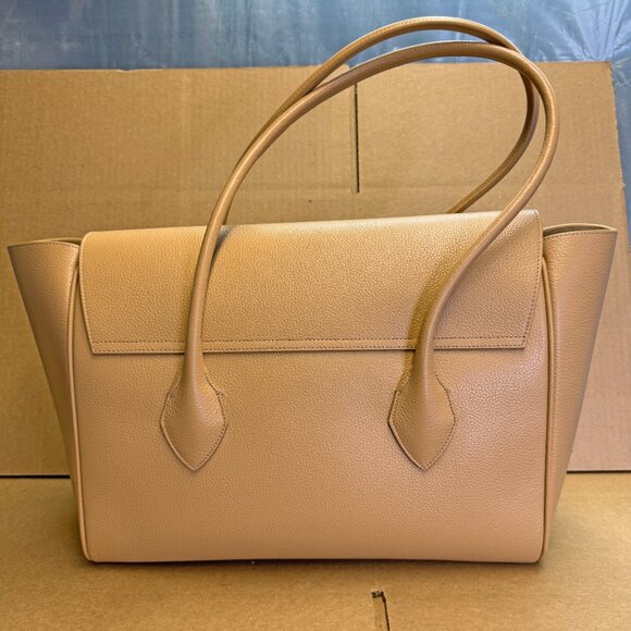 Ferragamo Classic East West Tote – Light Camel - Picture 9 of 13